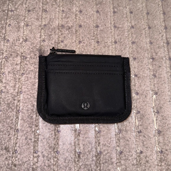 lululemon athletica Accessories - Lululemon card pouch